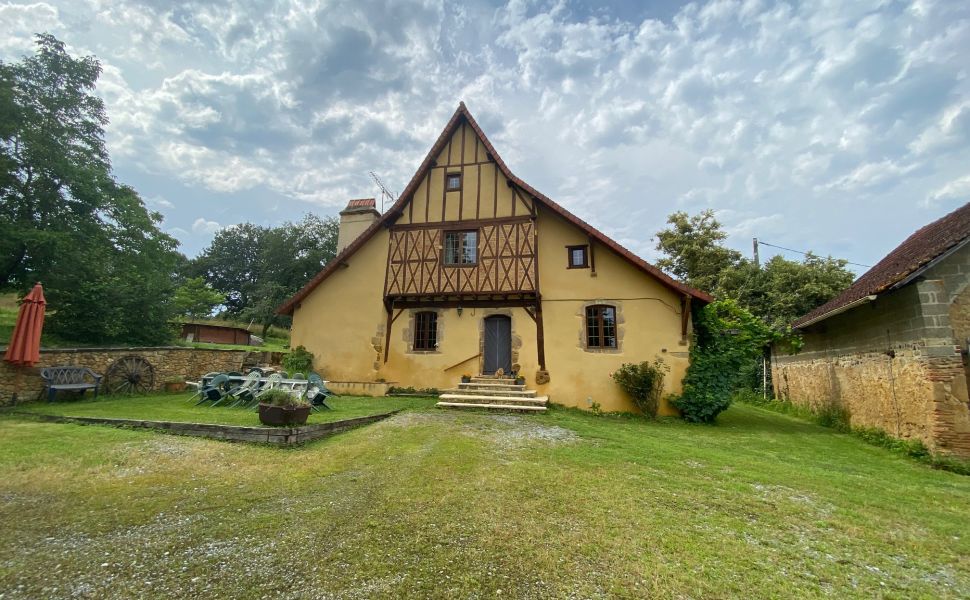 Rare & Unique Farmhouse from the 15C with Guest Annex